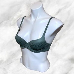 Victoria’s Secret Lace Appliqué Lined Demi Bra